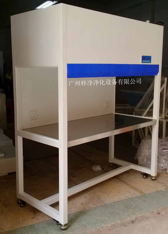 潔凈工作臺,是一種提供局部無塵、無菌工作環(huán)境的空氣凈化設(shè)備。